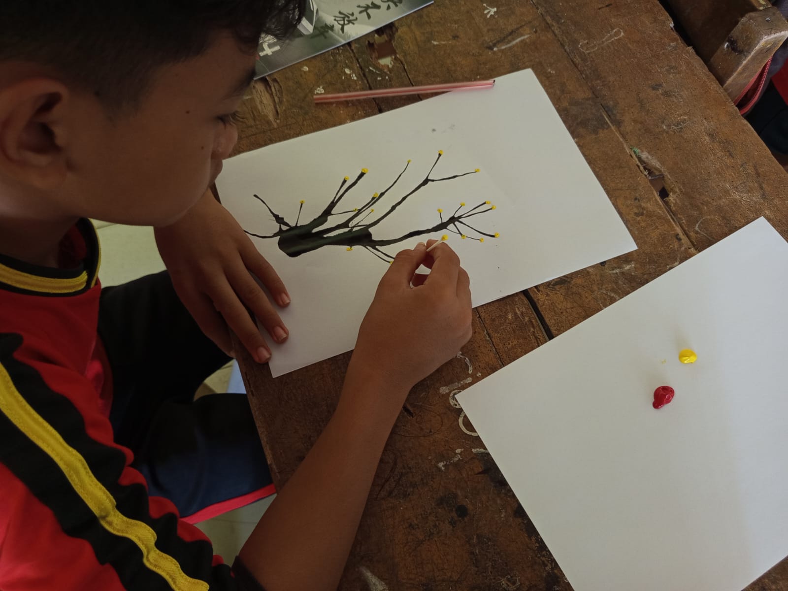 Mahasiswa KKN UNS Kenalkan Teknik Blow Painting ke Siswa SDN Bergolo